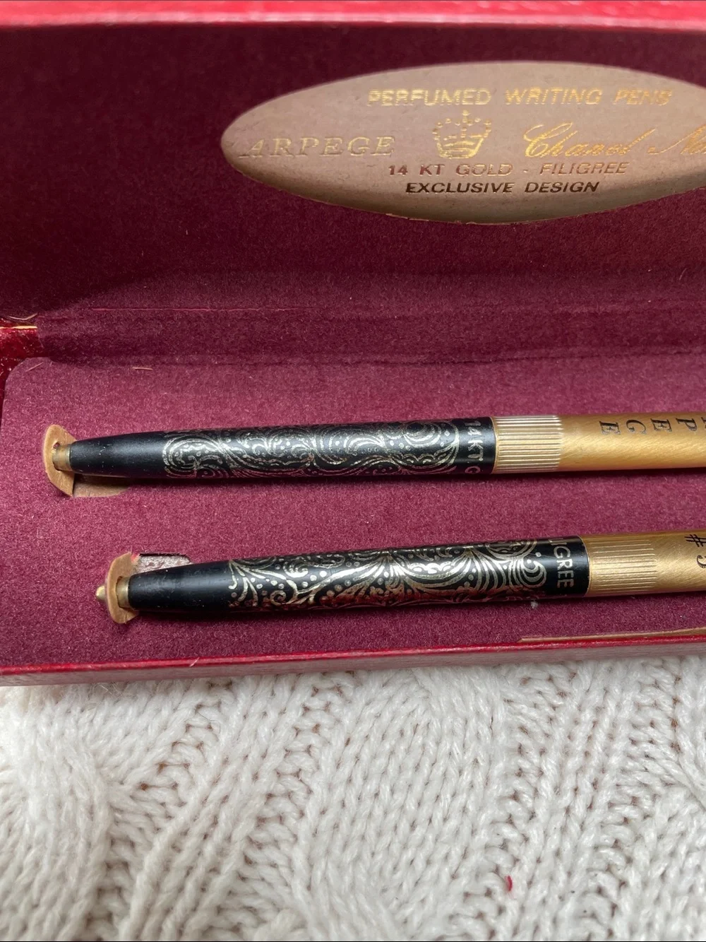 Arpège Chanel No.5 Perfumed Writing Pens - Black & Gold. 14 it gold filigree